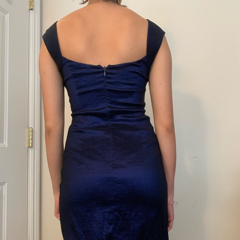 Dress - Picture 2 of 4